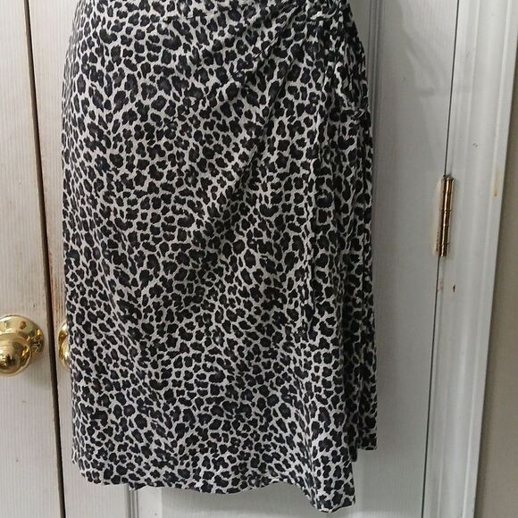 Express black white cheetah animal print wrap dress Sz S GUC - Picture 2 of 8
